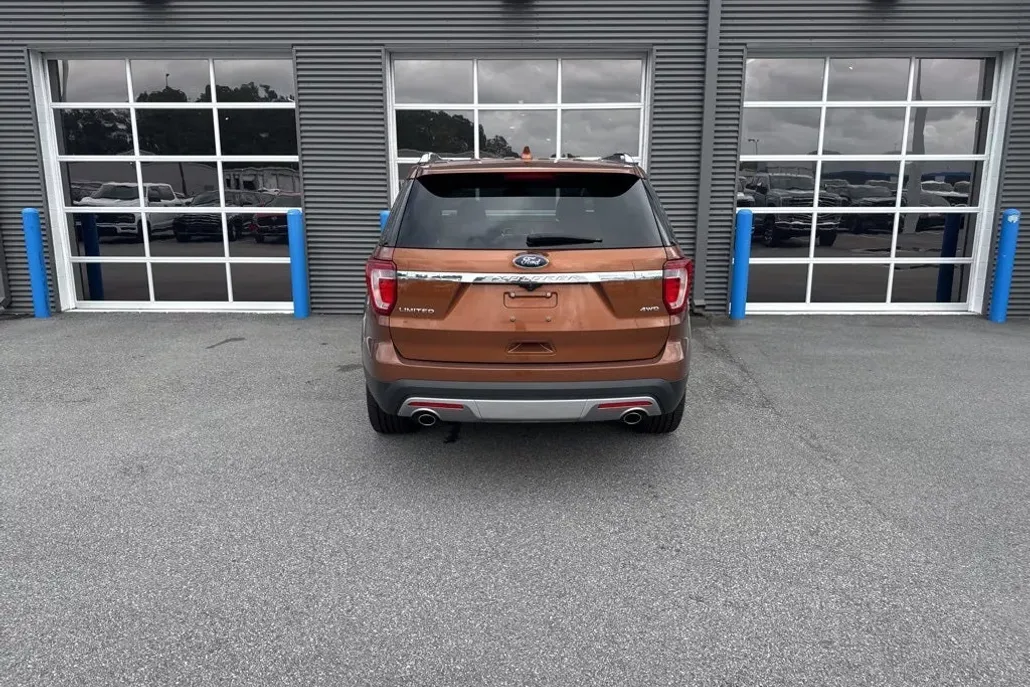 2017 Ford Explorer Limited photo 1