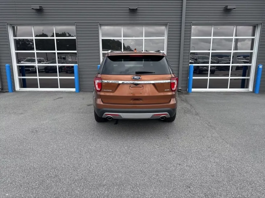 2017 Ford Explorer Limited photo 1