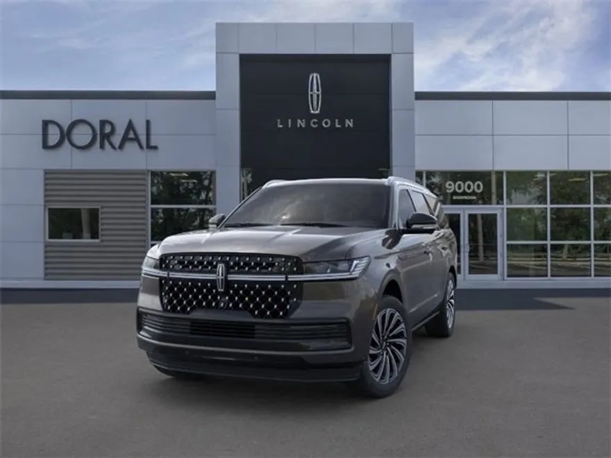 2025 Lincoln Navigator Black Label photo 1