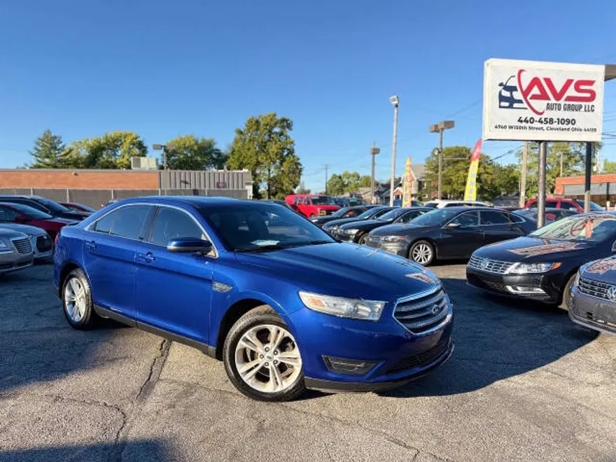 2014 Ford Taurus SEL photo 1