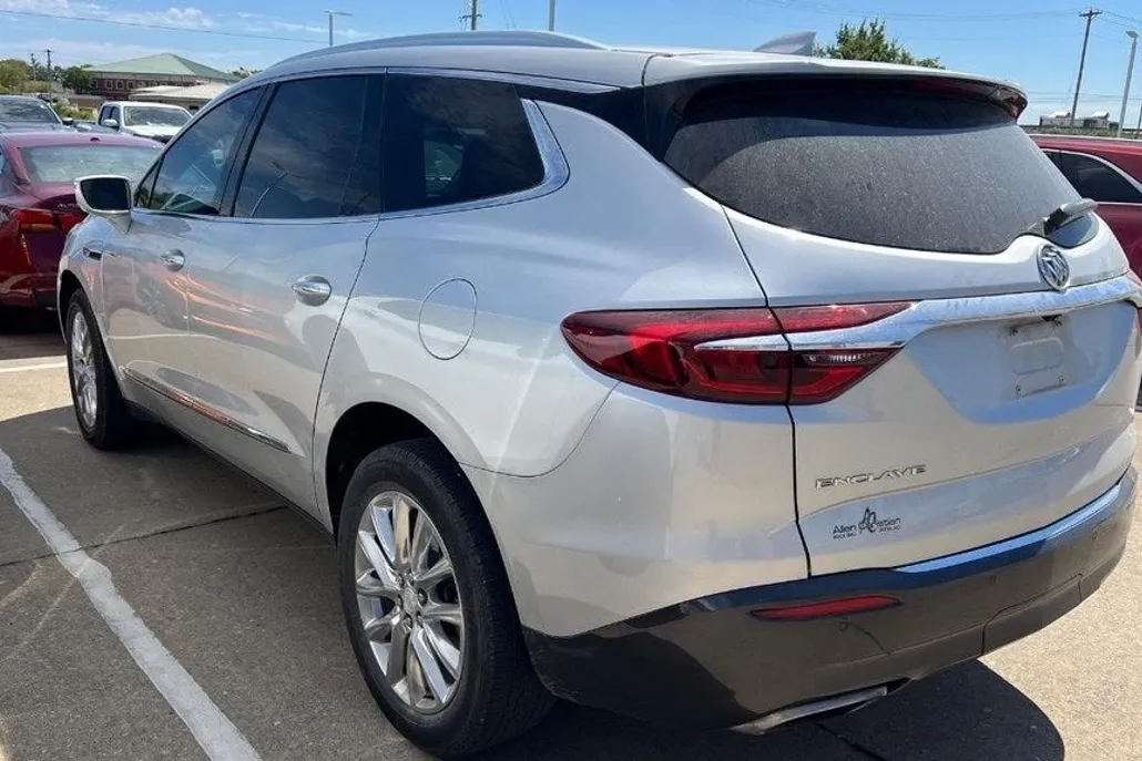 2020 Buick Enclave Essence photo 1