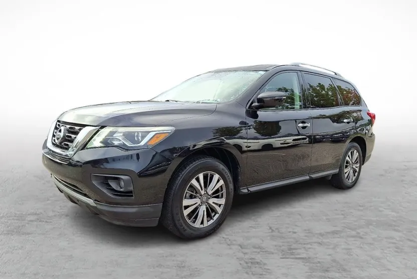 2018 Nissan Pathfinder SL photo 1