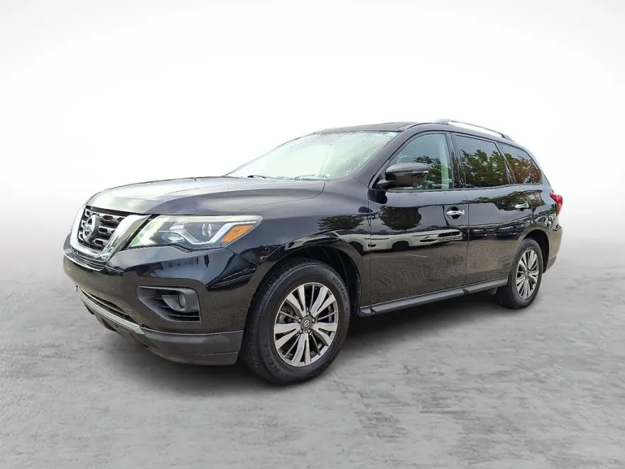 2018 Nissan Pathfinder SL photo 1