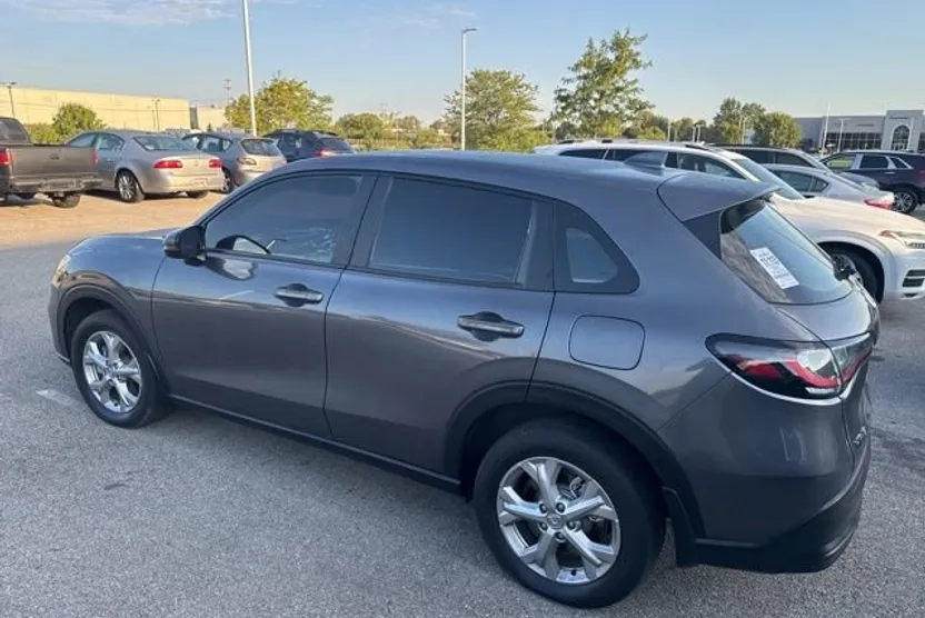 2025 Honda HR-V LX photo 1