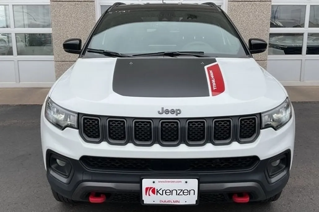 2024 Jeep Compass Trailhawk photo 1