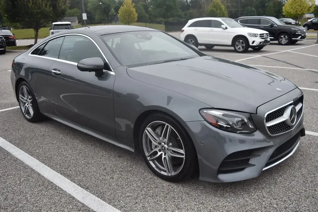 2018 Mercedes Benz E 400 photo 1