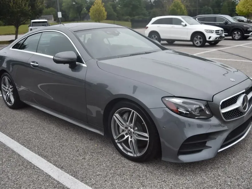 2018 Mercedes Benz E 400 photo 1