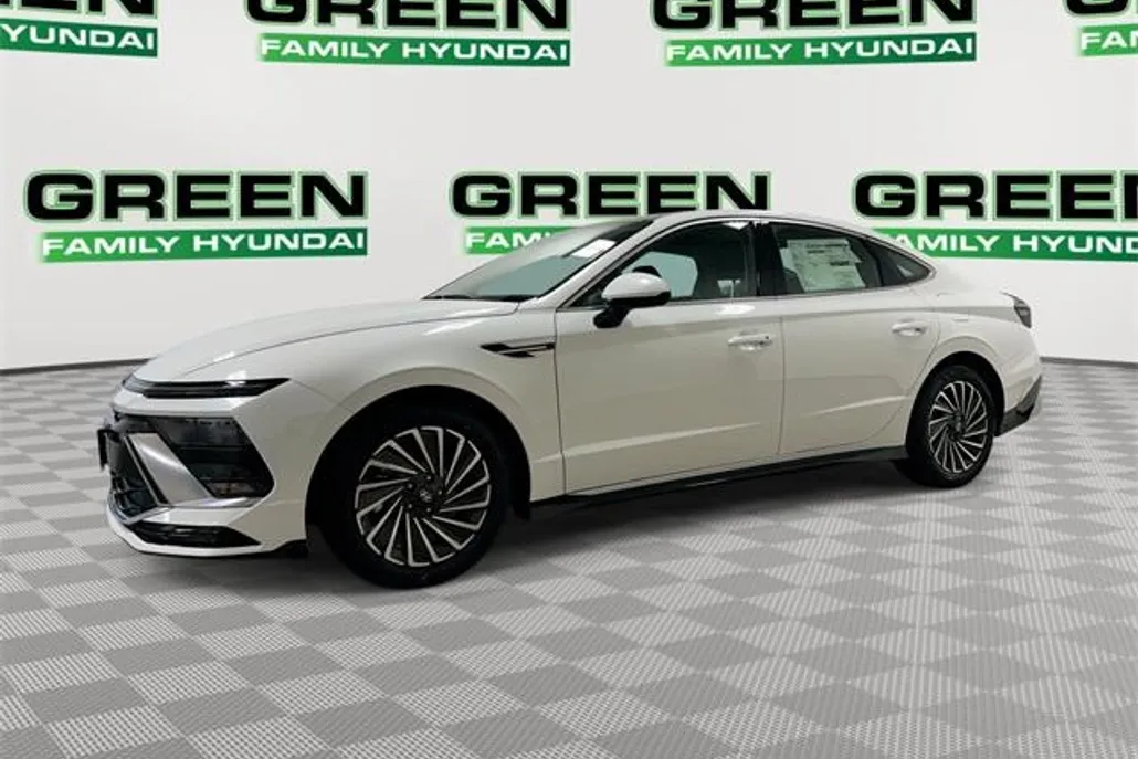 2026 Hyundai Sonata Hybrid SEL photo 1