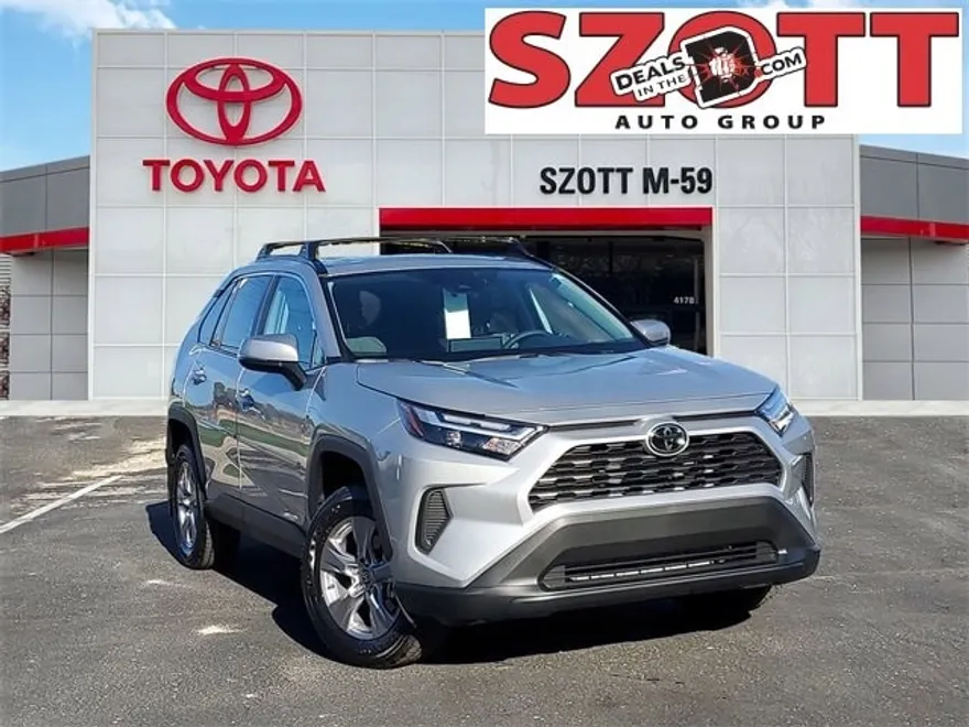 2025 Toyota RAV4 XLE photo 1