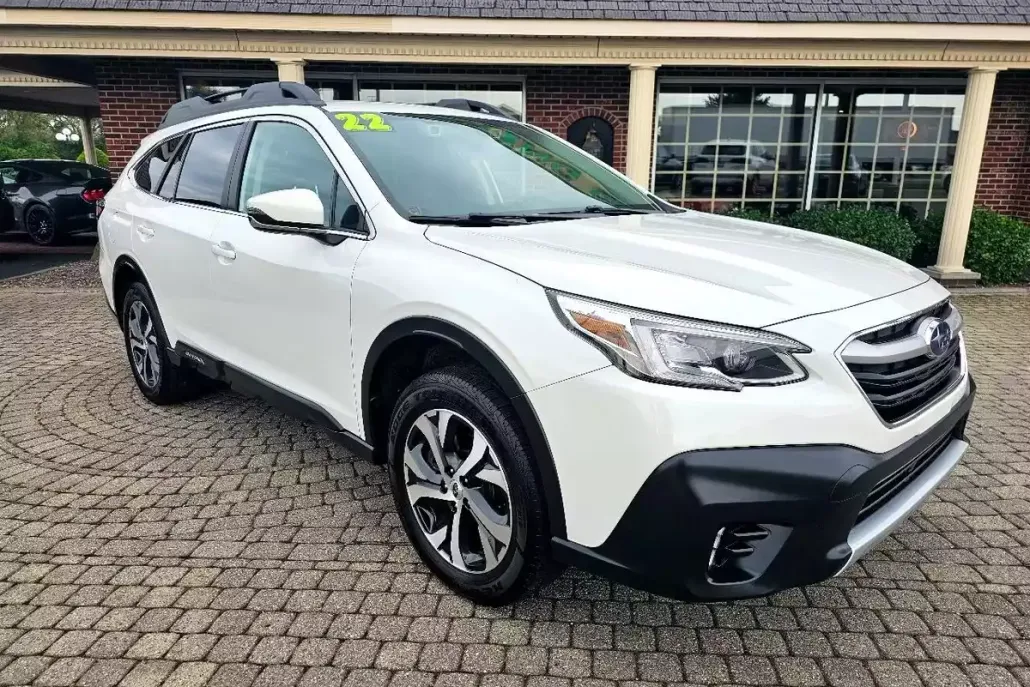 2022 Subaru Outback Limited photo 1