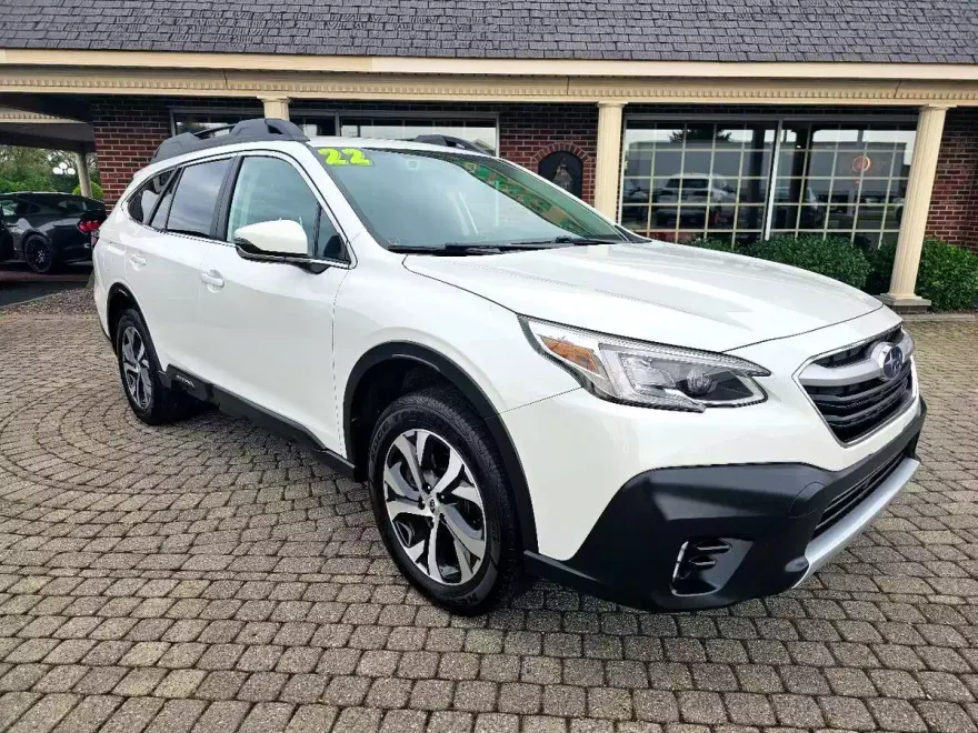 2022 Subaru Outback Limited photo 1