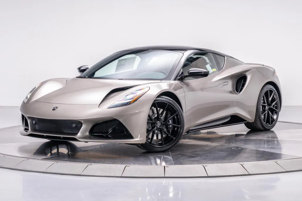 2025 Lotus Emira Base photo 1