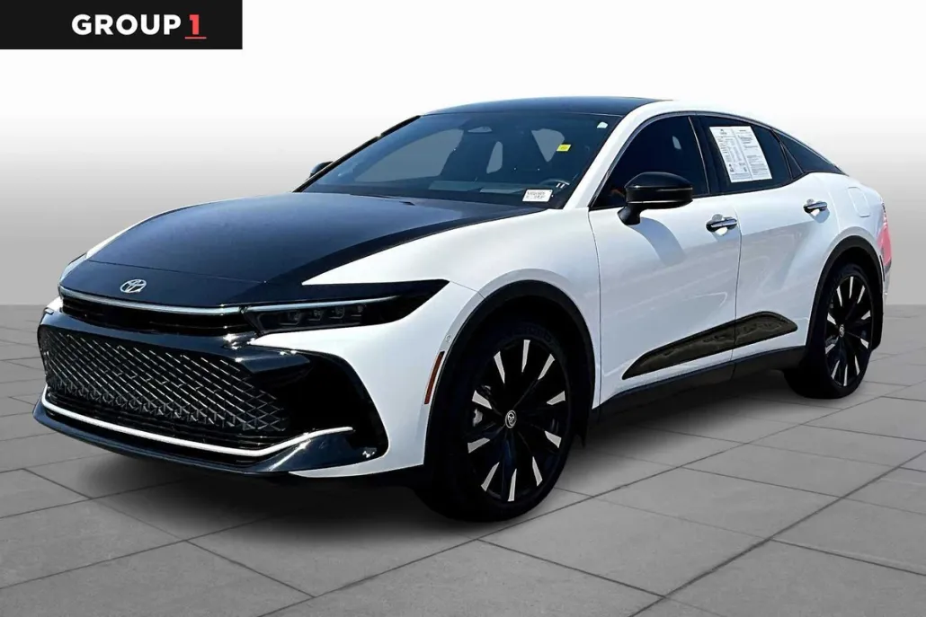 2025 Toyota Crown Platinum photo 1