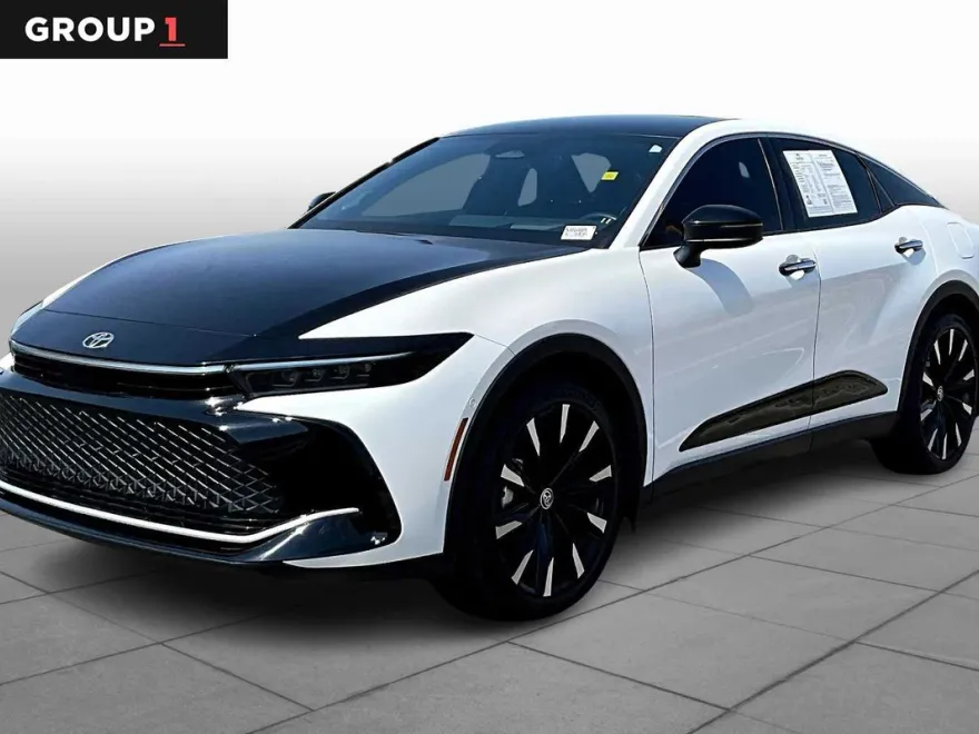 2025 Toyota Crown Platinum photo 1
