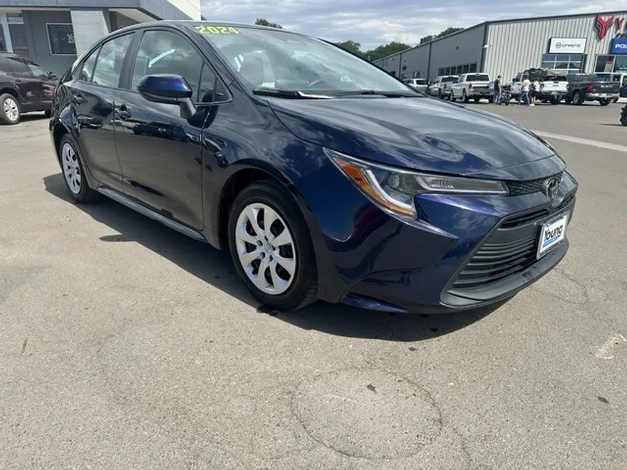 2024 Toyota Corolla LE photo 1