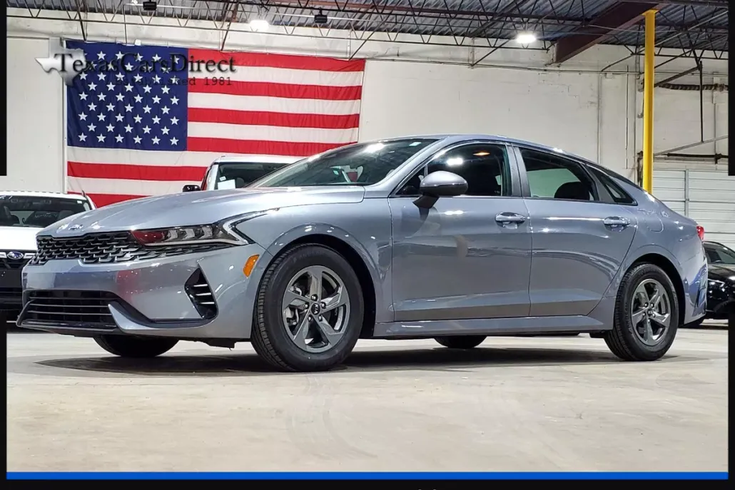 2021 Kia K5 LXS photo 1