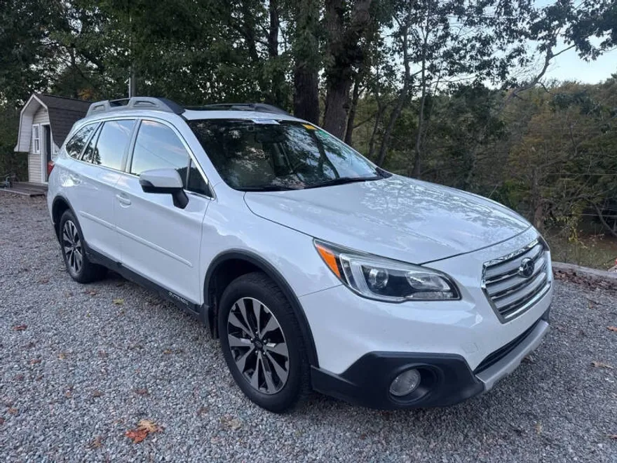 2016 Subaru Outback 3.6R Limited photo 1