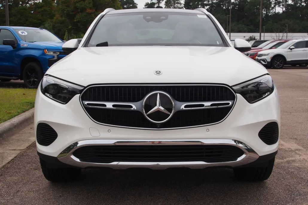 2023 Mercedes Benz GLC 300 photo 1