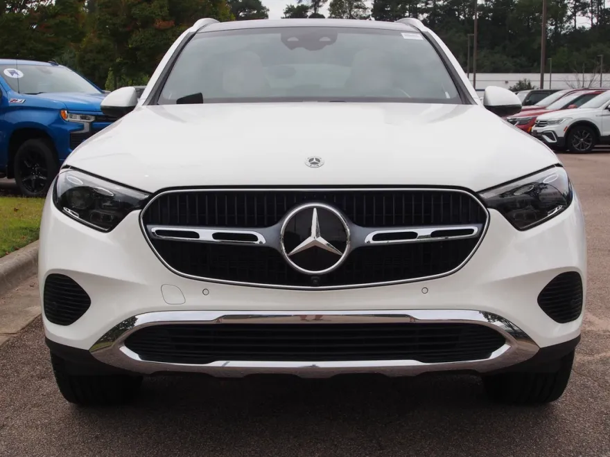 2023 Mercedes Benz GLC 300 photo 1
