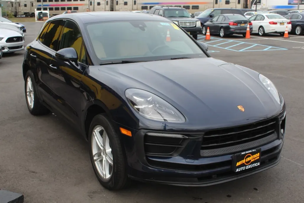 2022 Porsche Macan photo 1
