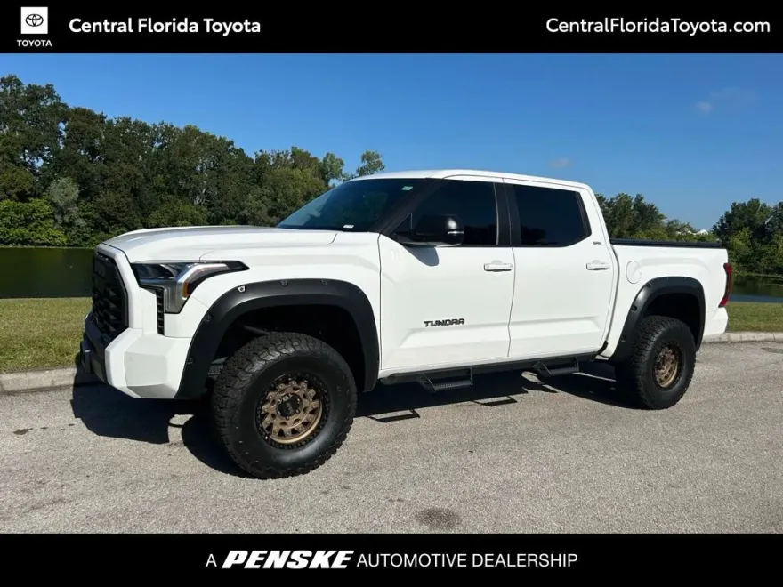 2024 Toyota Tundra SR5 photo 1
