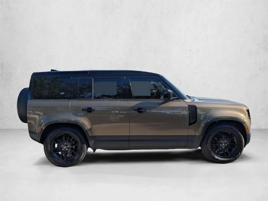 2021 Land Rover Defender Standard photo 1