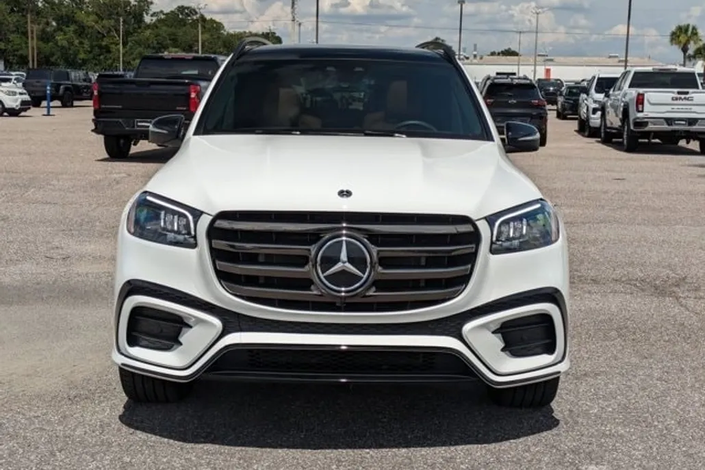 2024 Mercedes Benz GLS 450 4MATIC photo 1