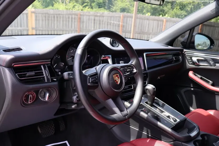 2024 Porsche Macan S photo 1