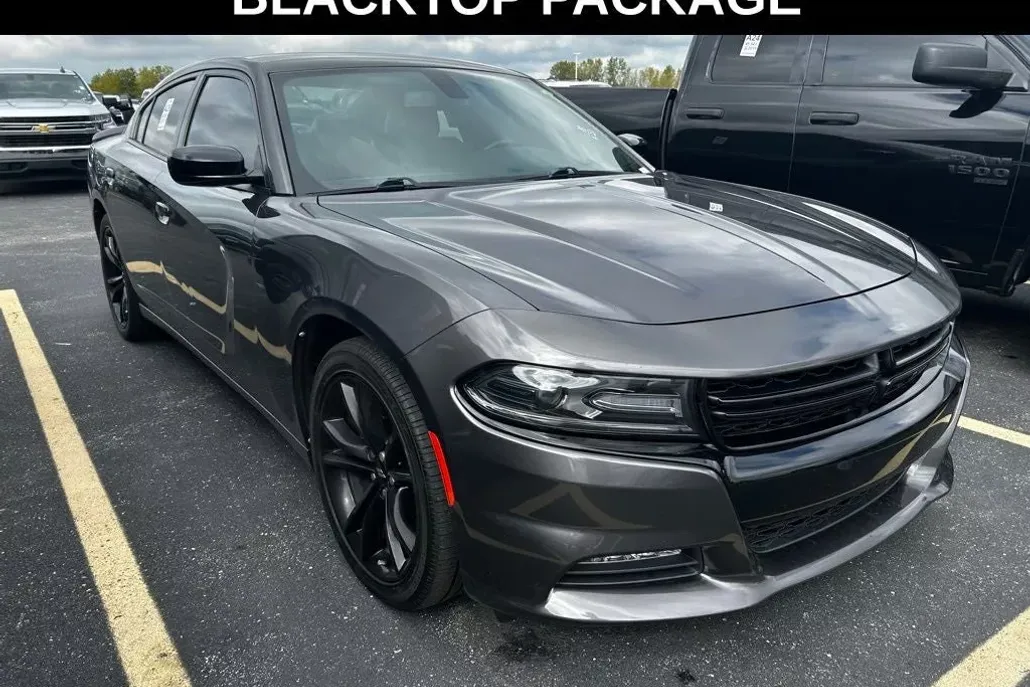 2018 Dodge Charger SXT Plus photo 1