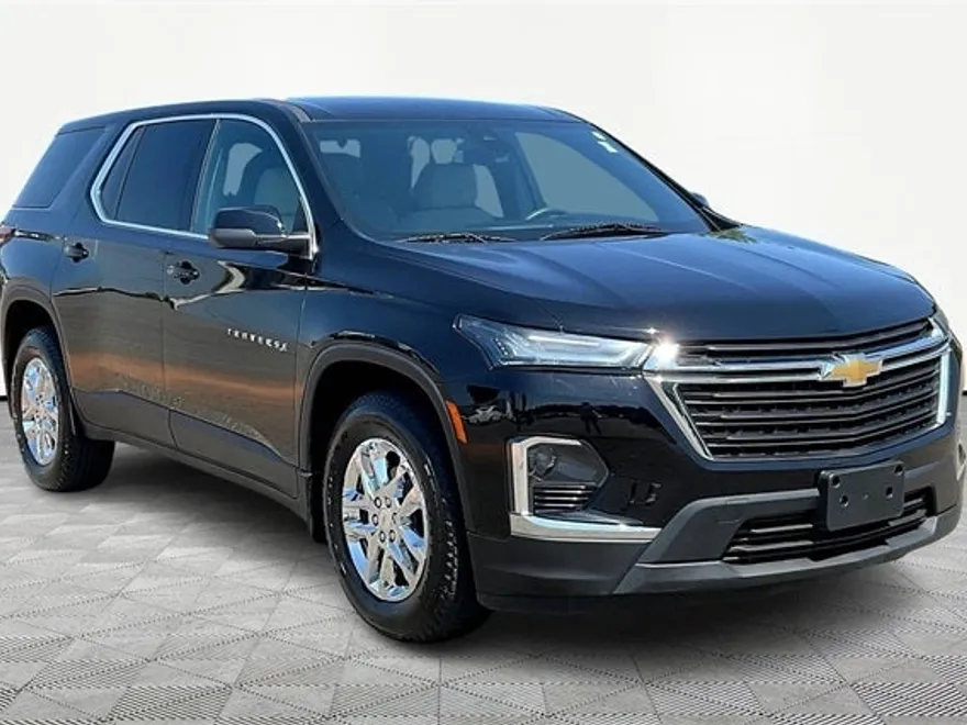 2022 Chevrolet Traverse LS photo 1