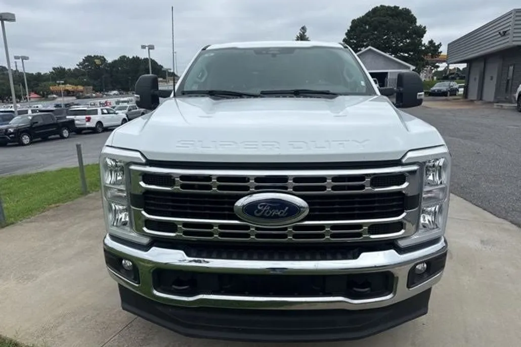 2024 Ford F-250 photo 1