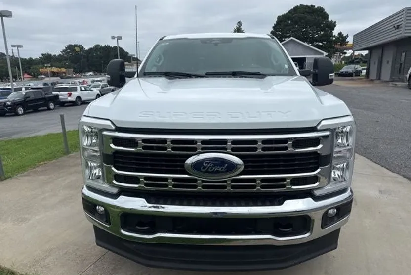 2024 Ford F-250 photo 1