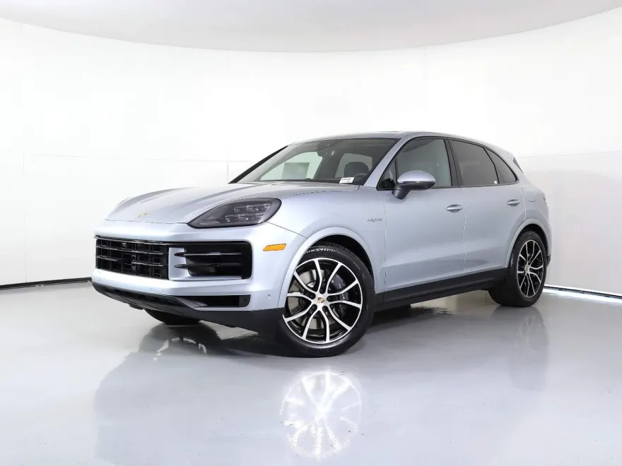 2025 Porsche Cayenne E-Hybrid photo 1