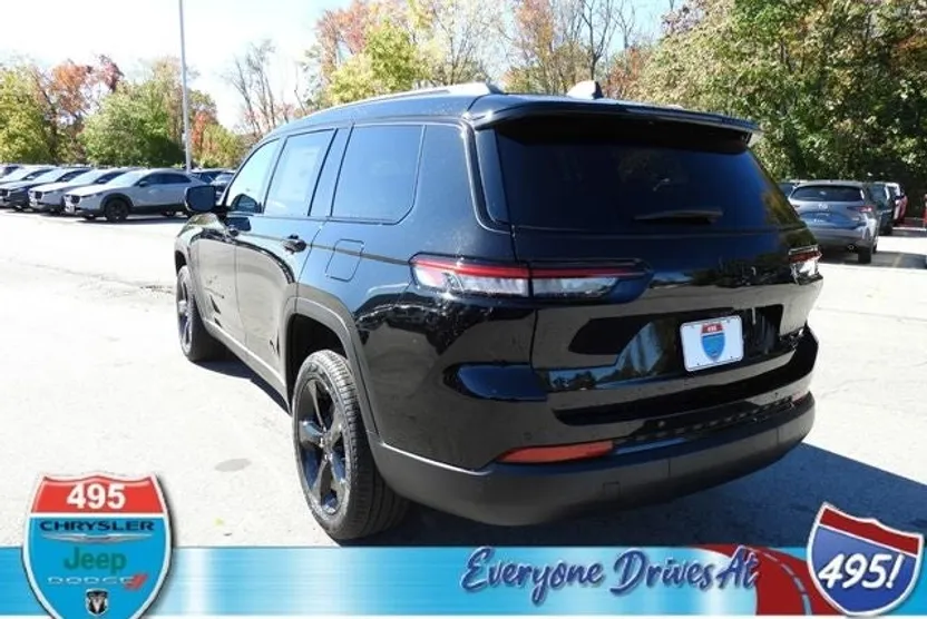 2025 Jeep Grand Cherokee Limited photo 1
