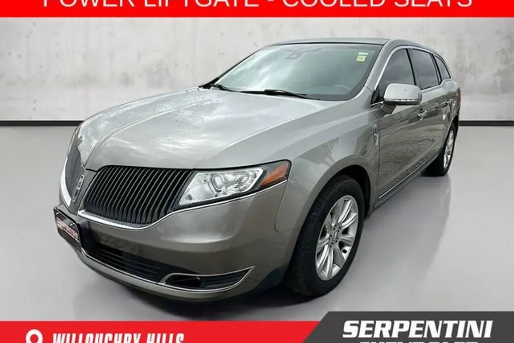 2015 Lincoln MKT photo 1