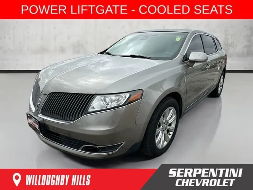 2015 Lincoln MKT photo 1
