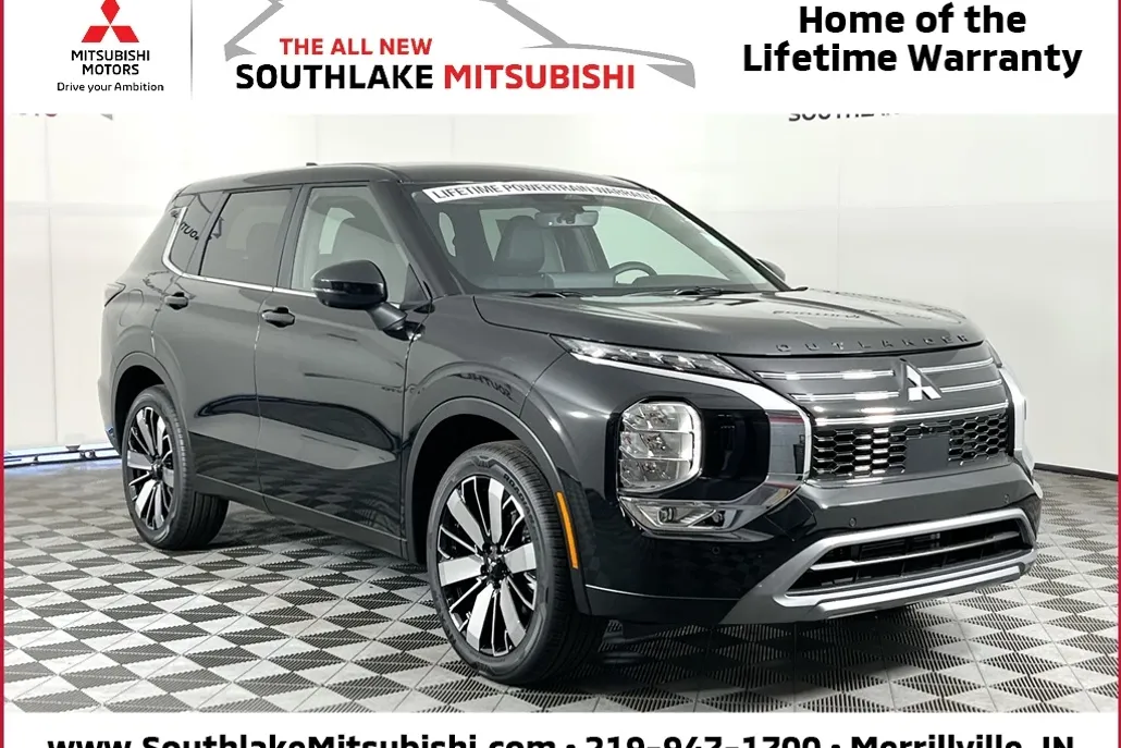 2025 Mitsubishi Outlander SE photo 1