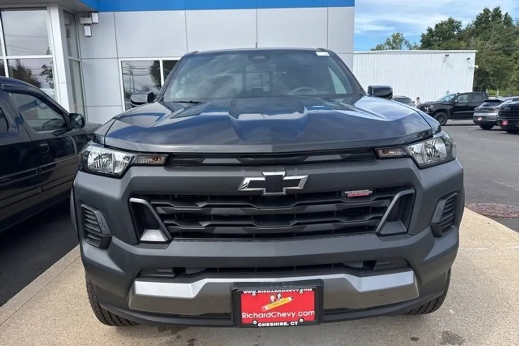 2026 Chevrolet Colorado Trail Boss photo 1