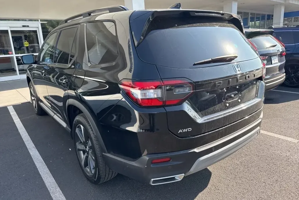 2024 Honda Pilot Elite photo 1