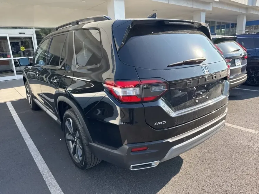 2024 Honda Pilot Elite photo 1