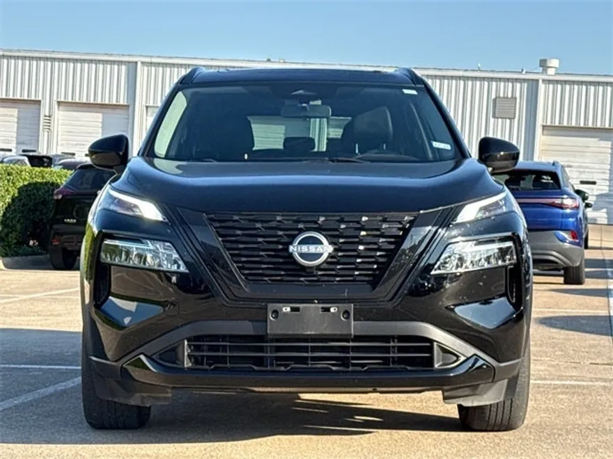 2023 Nissan Rogue SV photo 1