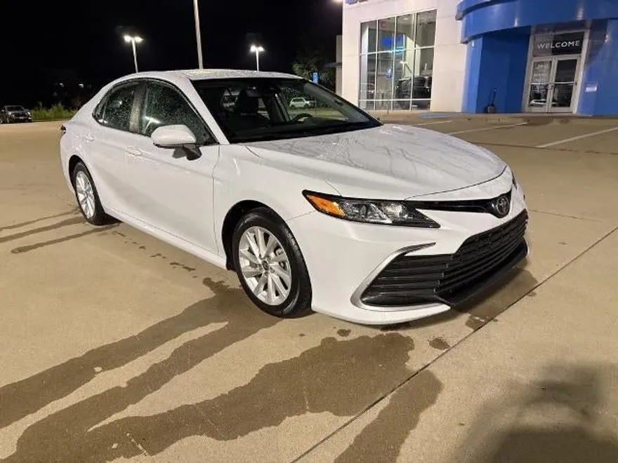 2024 Toyota Camry LE SE photo 1
