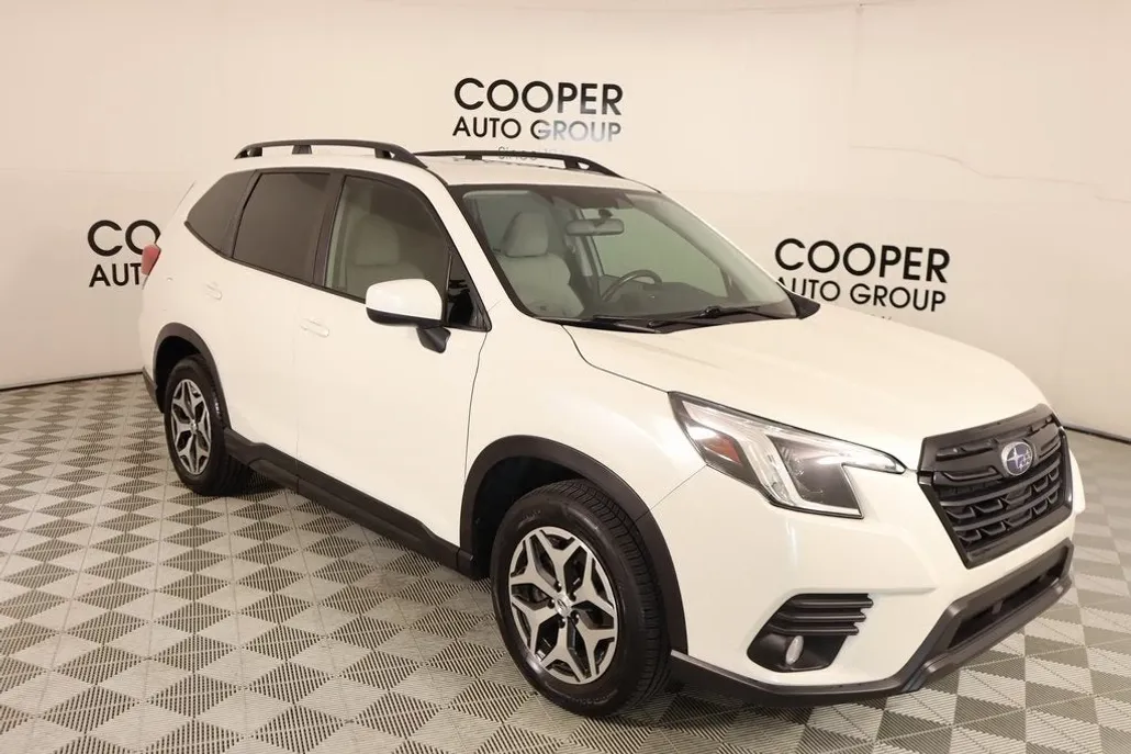 2022 Subaru Forester Premium photo 1