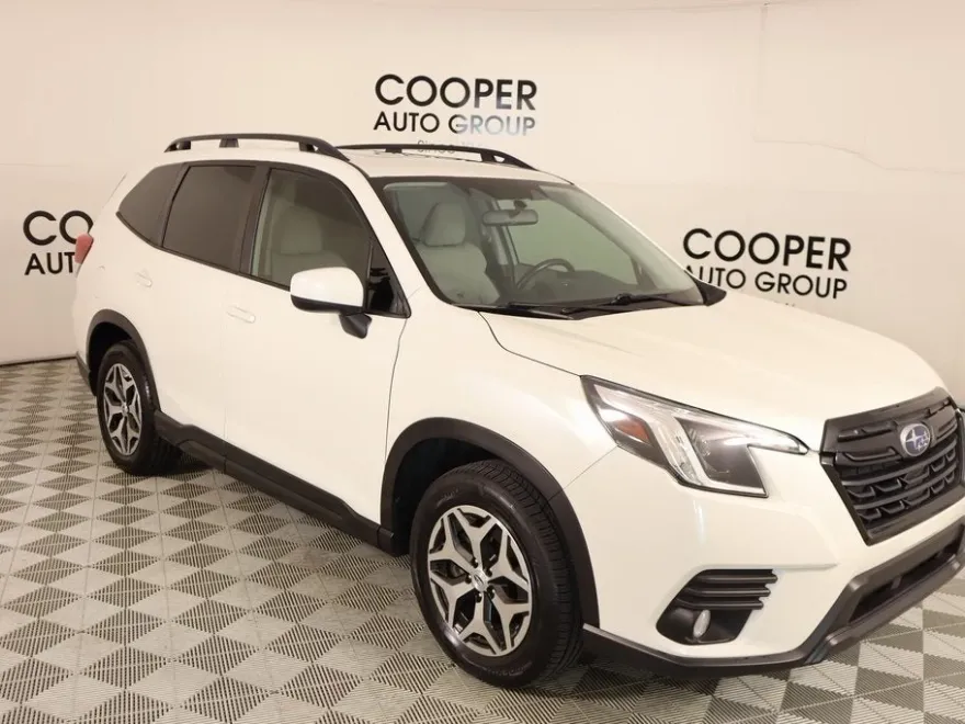 2022 Subaru Forester Premium photo 1