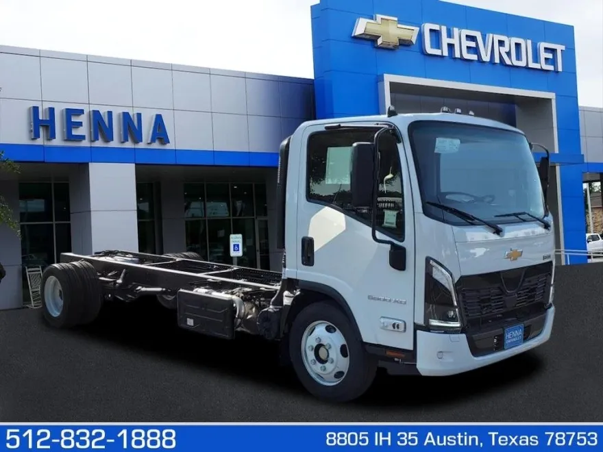 2025 Chevrolet Silverado photo 1
