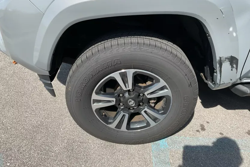 2018 Toyota Tacoma TRD Sport 4x4 Double Cab photo 1