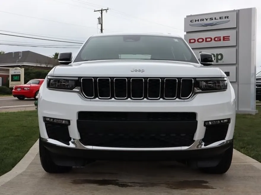 2025 Jeep Cherokee Limited photo 1