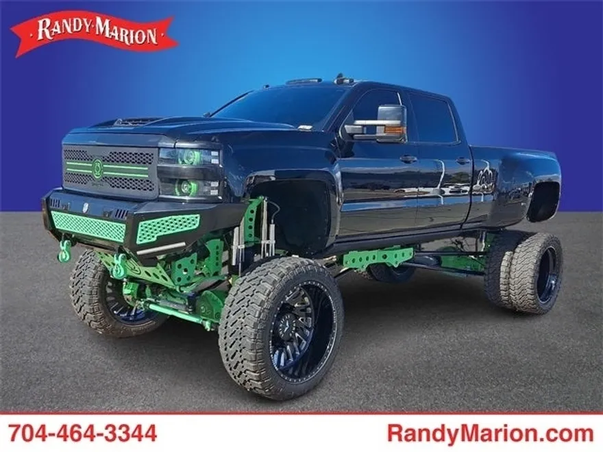 2018 Chevrolet Silverado 3500HD LTZ photo 1