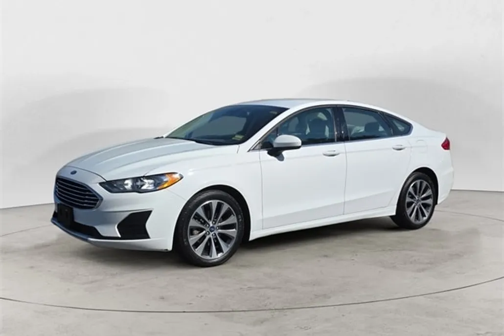 2020 Ford Fusion SE photo 1