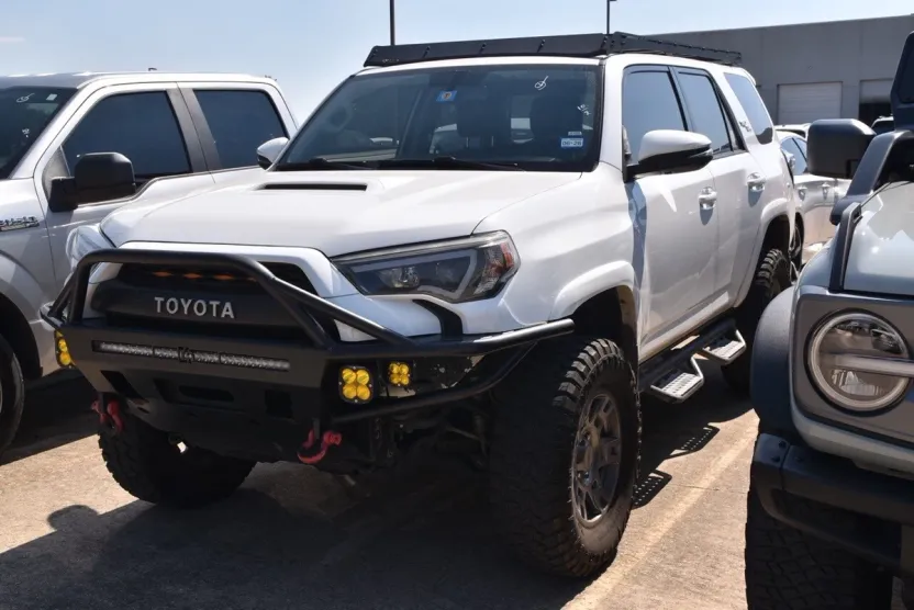 2018 Toyota 4Runner TRD Off-Road Premium photo 1